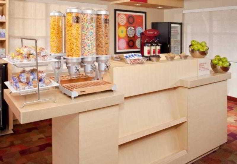 Towneplace Suites By Marriott Cleveland Westlake Restoran gambar